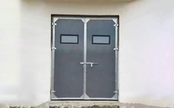 玉门工业门在高温作业区域的运行表现 玉门工业门在高温作业区域的运行表现