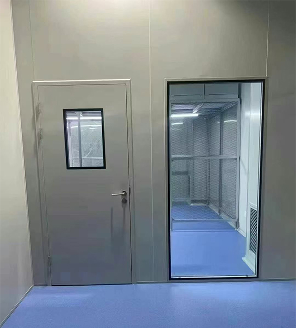 学校教学楼完成玉门防火门标准化安装